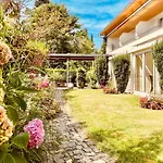 Adoris Im Lotzbeckpark Am 